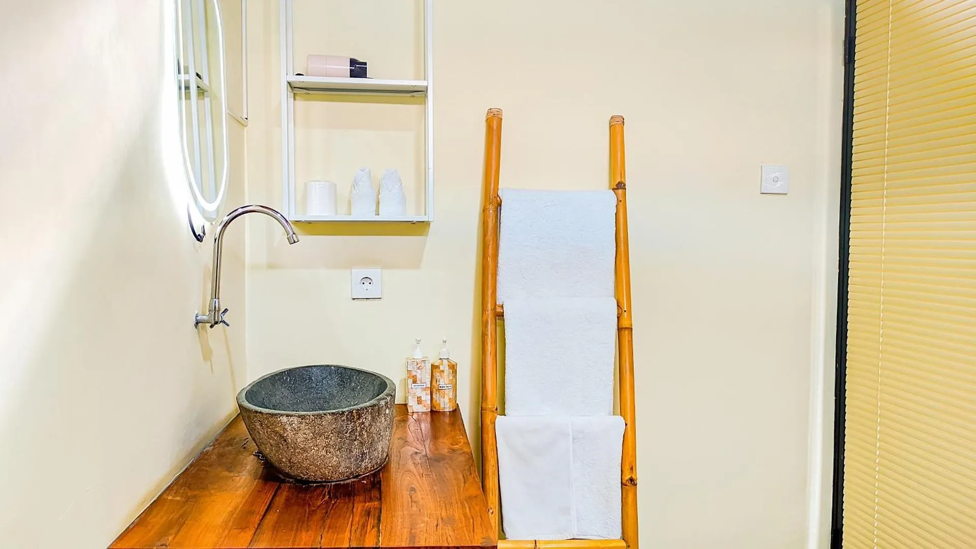 Holiday park Nila Chandra Bungalows Ubud  Indonesia