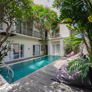 Hola 3*, Seminyak (Bali) Indonesia